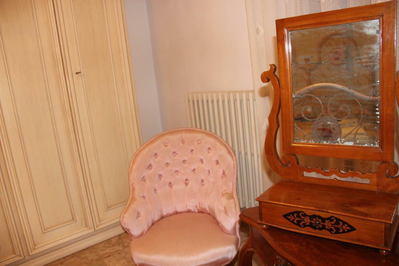 Hostal Le Coccole Del Trasimeno Tuoro sul Trasimeno Exterior foto